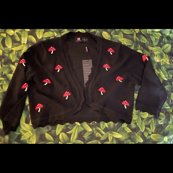 🎉🎉🎉HOST-PICK🎉🎉🎉MUSHROOM Crop Cardigan, Multiple Sizes, NWT - Picture 7 of 8